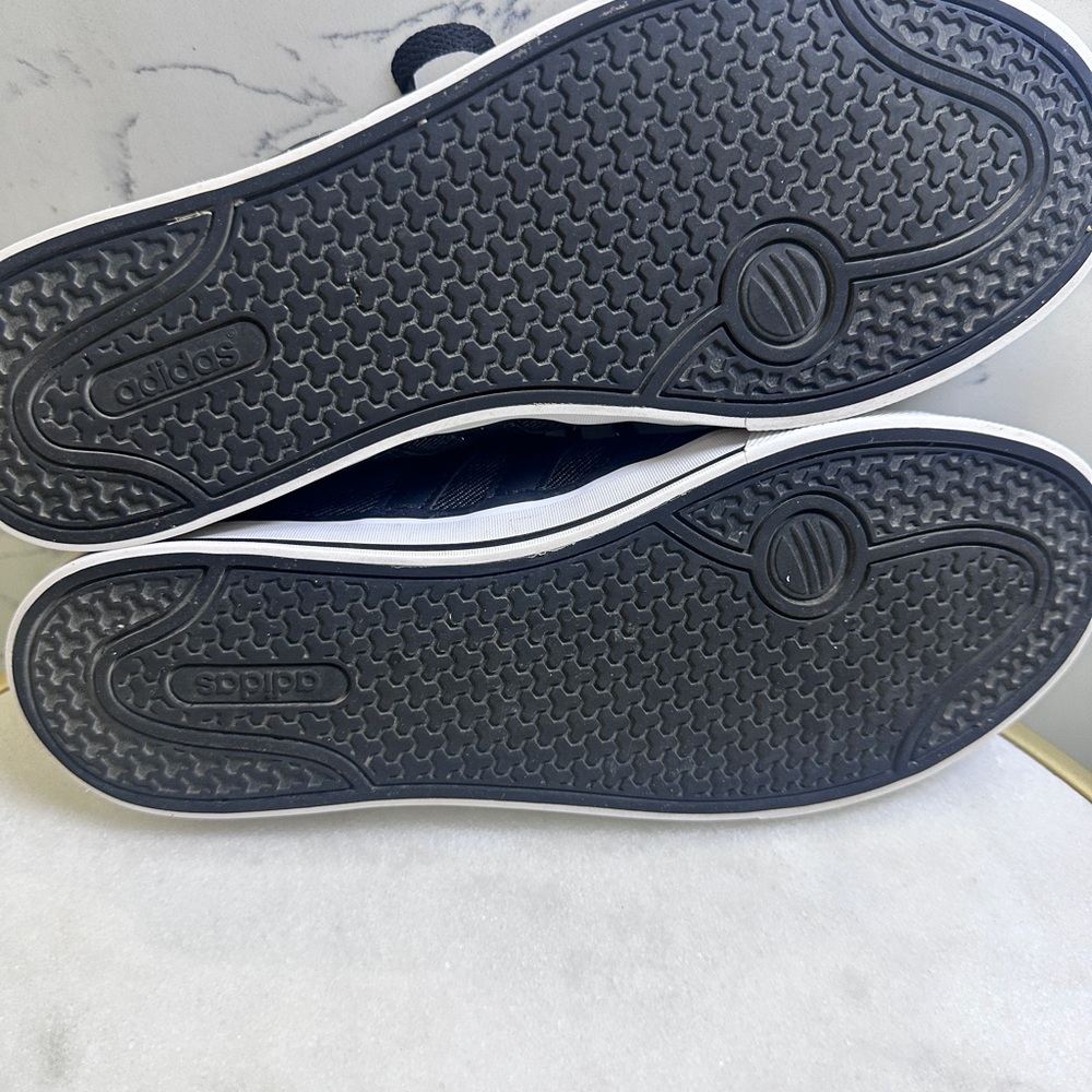 Men’s Adidas SE Daily Vulc Black and White Sneakers - Picture 4 of 5